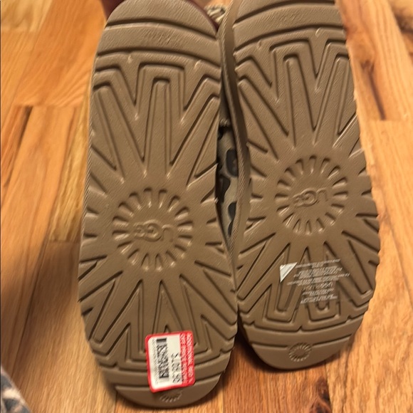 Leopard Print Ugg Boots size 7 - Picture 4 of 4